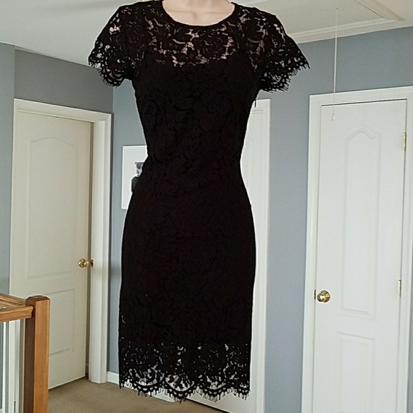 Dresses & Skirts - Black lace midi